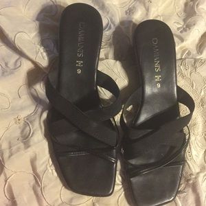 Damiani’s 9m black sandals